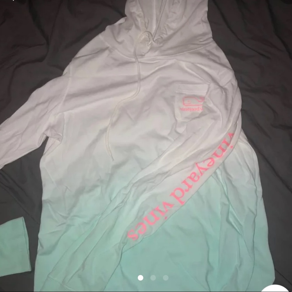 vineyard vines sweatshirt